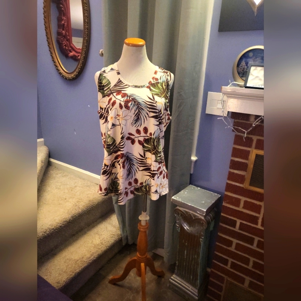 NWT Hi Low TANK TOP LuLaRoe ~  WHITE FLORAL FLOWERS LEAVES ~ Size 3XL RARE 🦄